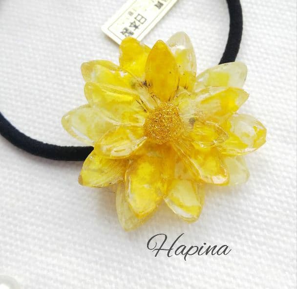 イエローフラワーレジンヘアゴム ポニーフック変更可能。