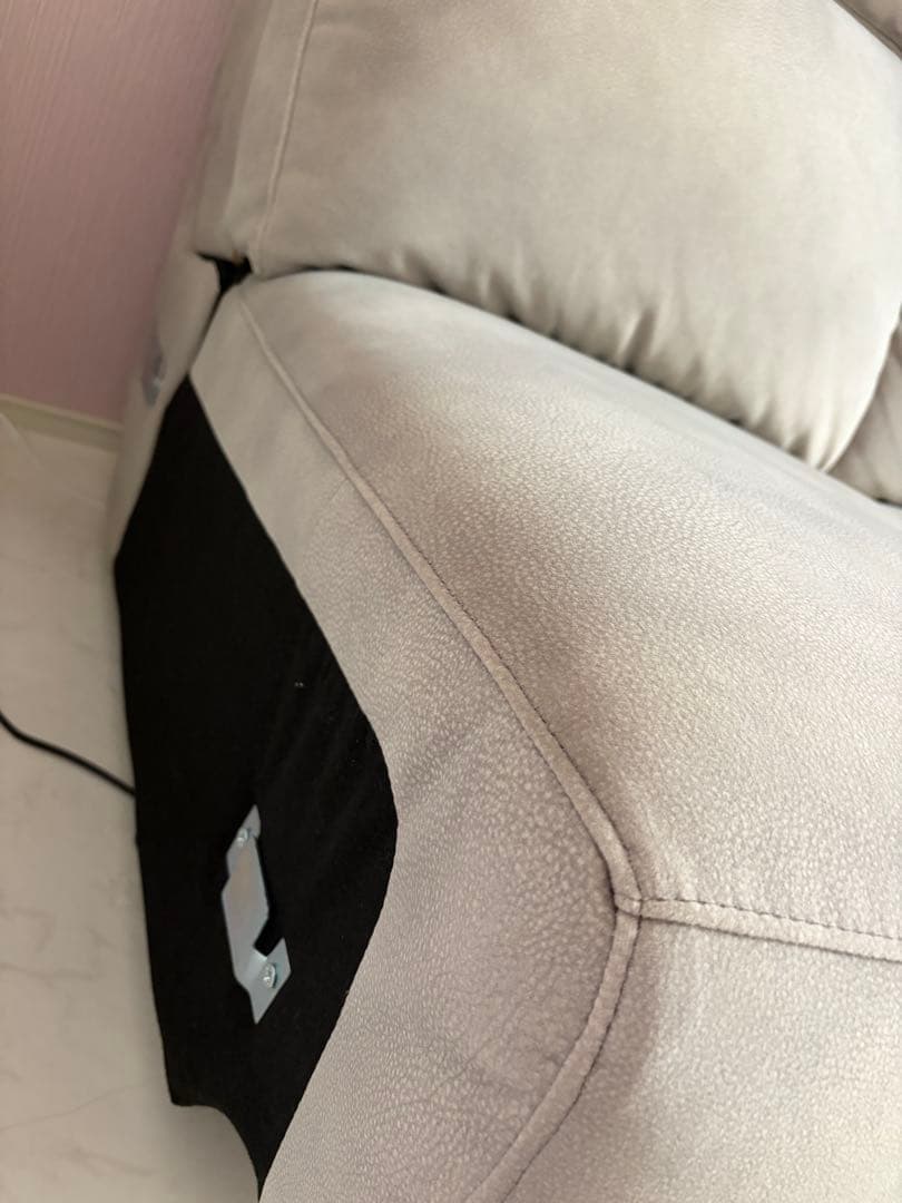 ソファ (2人掛け・一部電動リクライニング)[使用期間2年弱、定価13万円弱]