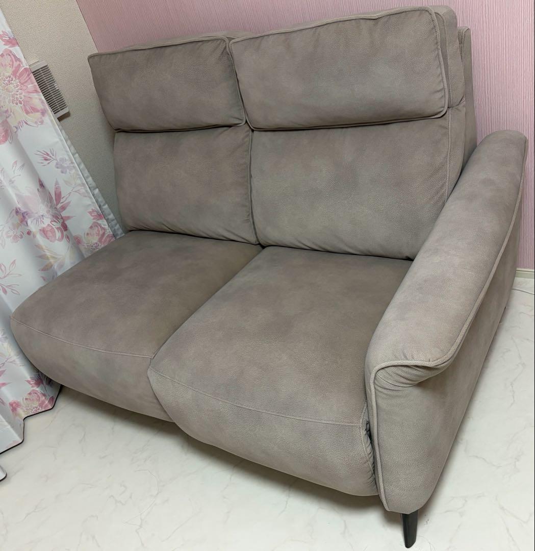 ソファ (2人掛け・一部電動リクライニング)[使用期間2年弱、定価13万円弱]