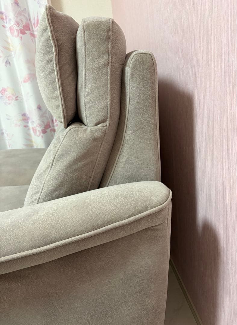 ソファ (2人掛け・一部電動リクライニング)[使用期間2年弱、定価13万円弱]