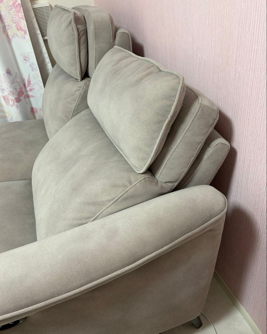 ソファ (2人掛け・一部電動リクライニング)[使用期間2年弱、定価13万円弱]