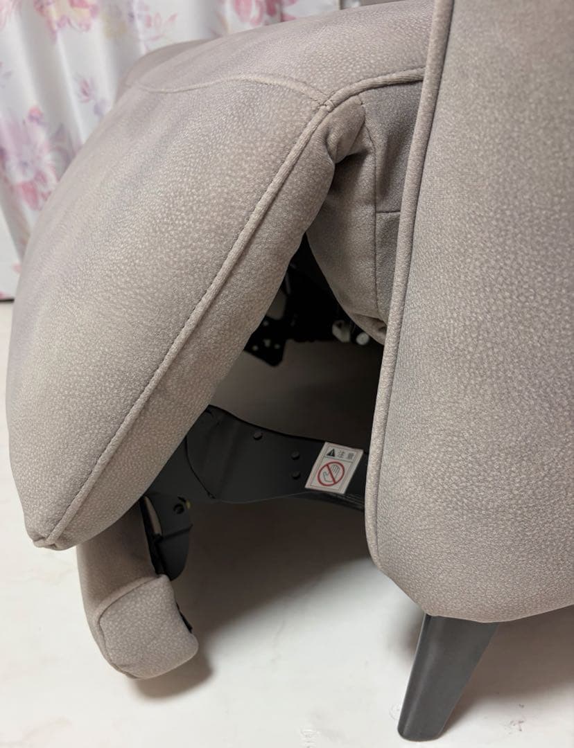 ソファ (2人掛け・一部電動リクライニング)[使用期間2年弱、定価13万円弱]