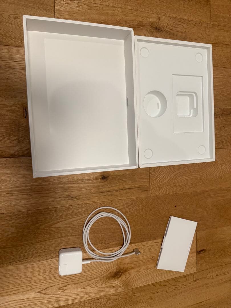 MacBook Air M2 8GB/256GB バッテリー100% 付属品完備