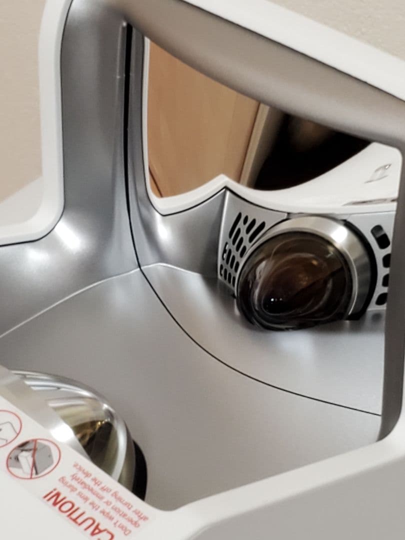 LG CineBeam HF65LSR プロジェクター