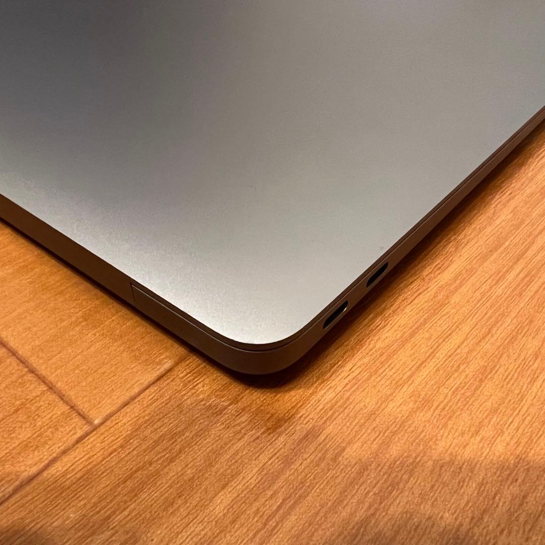 美品！ Apple MacBook Air M1 256GB A2337