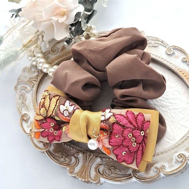 紅茶様お取引中⭐3305⭐❣️大人可愛い華やかアクセ❣️オリジナル✴インド刺繍