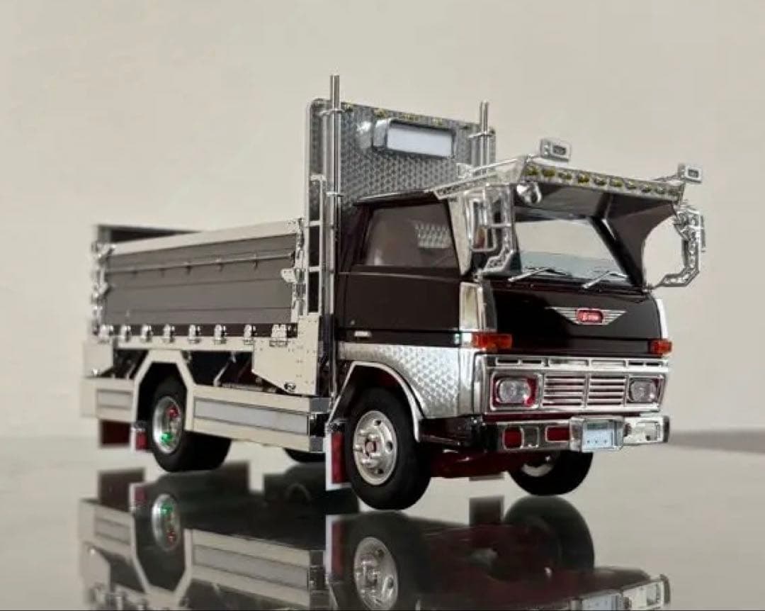 デコトラプラモデル　煙突マフラー　フジミ　1/32 レンジャー 完成品