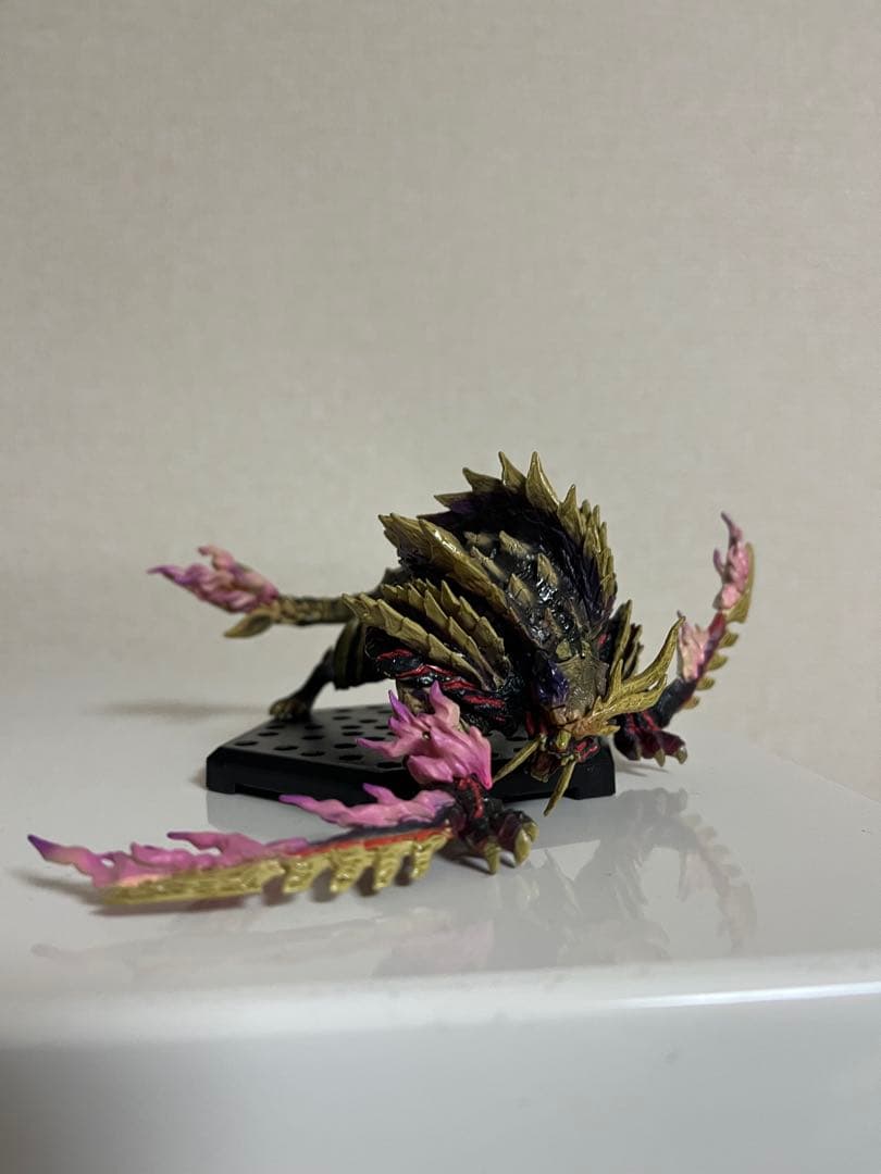 怨嗟響めくマガイマガド　原初を刻むメルゼナ　モンハンフィギュア