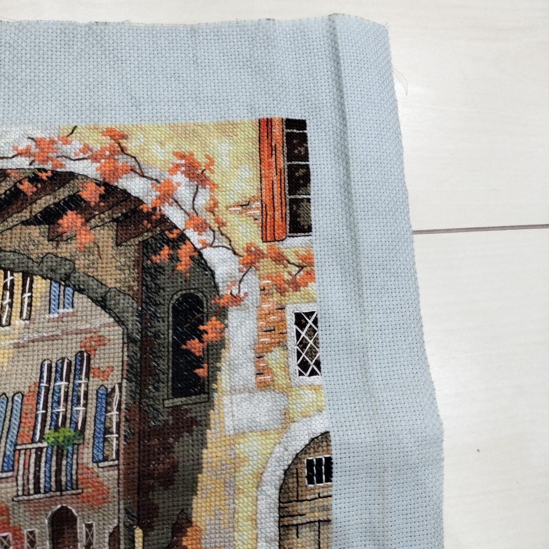 【お値下げ中】クロスステッチ完成品　　Charming Waterway