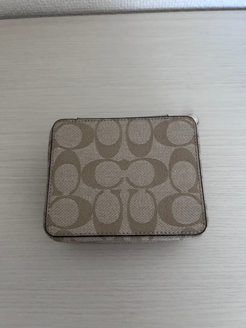 COACH アクセサリーケース ベージュ