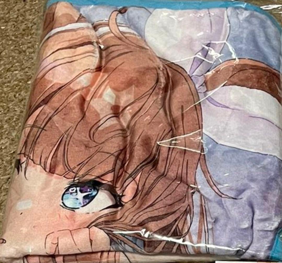 ウマ娘　アーモンドアイ　ブランケット