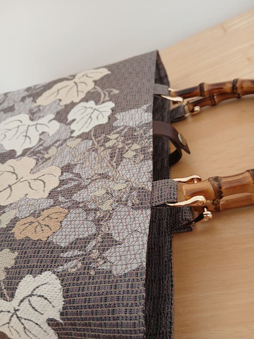 帯リメイク★ハンドメイドトートバッグ★薄茶色地に蔦模様　正絹　袋帯