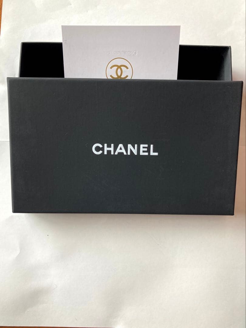 [CHANEL］ ベルベット製ポーチ