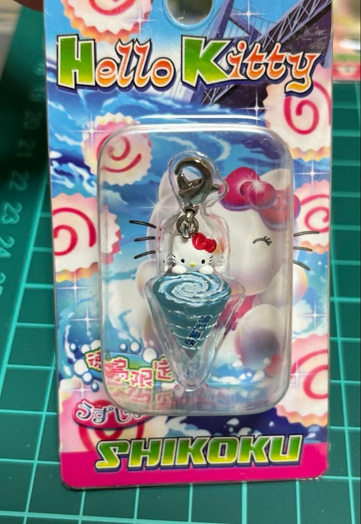 あ*い様 ご当地キティ　四国地方限定　ファスナーマスコット　８個まとめ売り