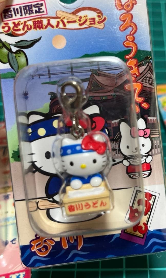 あ*い様 ご当地キティ　四国地方限定　ファスナーマスコット　８個まとめ売り