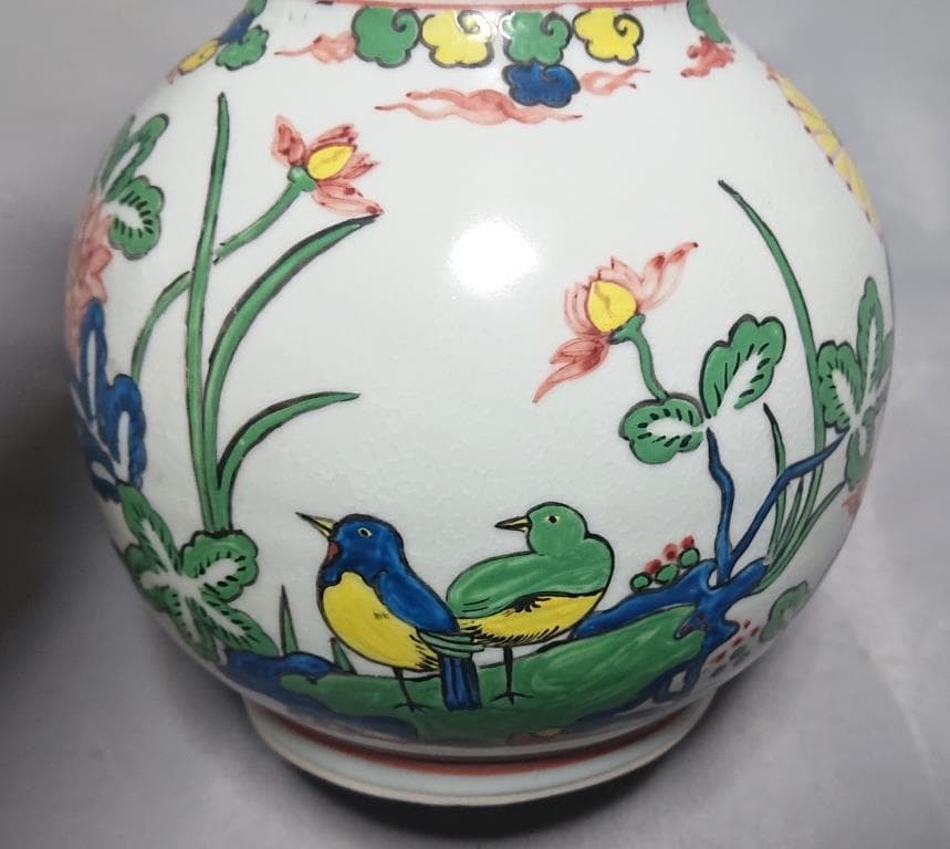 コレクター収集品　明　万歴年間　（1573～1619年）五彩色絵花鳥文瓶