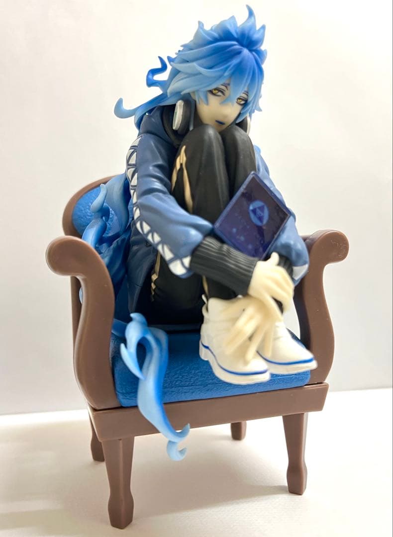 ツイステ　イデア　フィギュア
