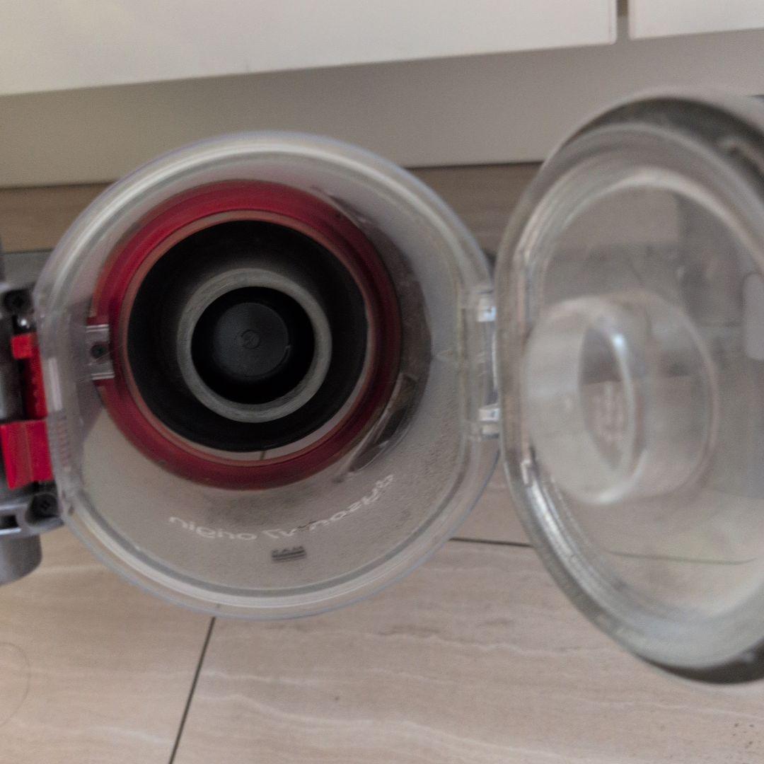 タイムセールDyson クリーナー本体＋充電器＋写真の部品含