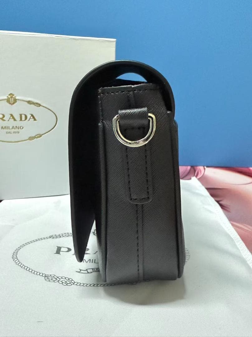 ほぼ新品 極美品ブラックレザーキルティングショルダーバッグ