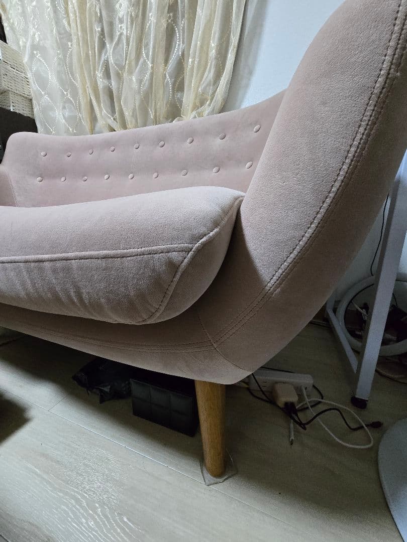 ピンク 2人掛けソファ ボタン付き