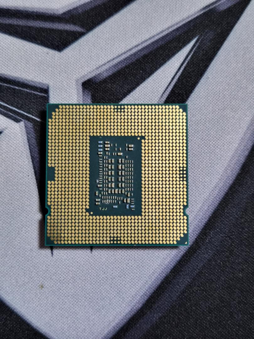 Intel Core i3-10105F CPU(i3 10100)動作確認済み