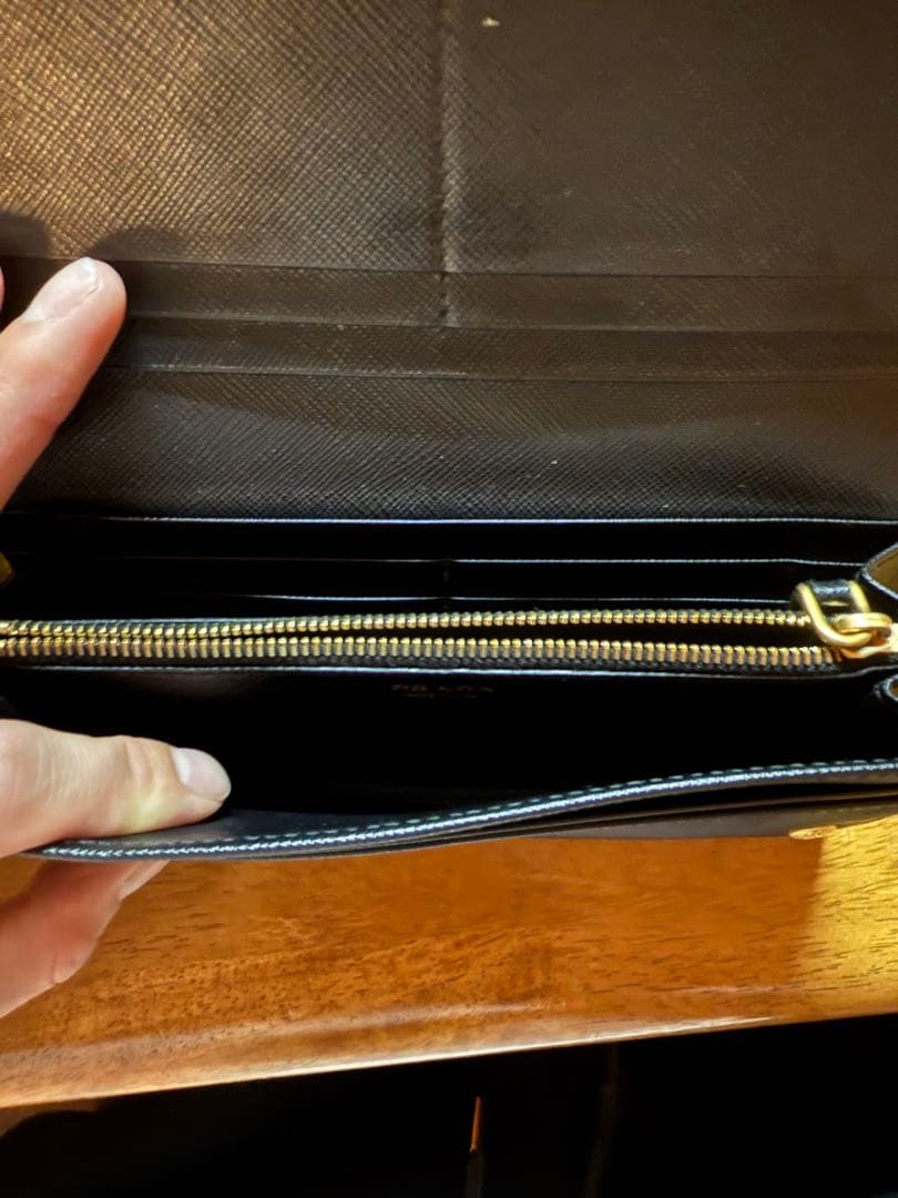 PRADA長財布　プラダ