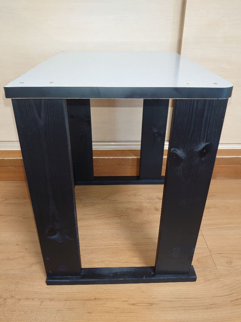 【累積221台目】パチスロを置く台・1台用シンプルスタンド★コンパクト型・黒色