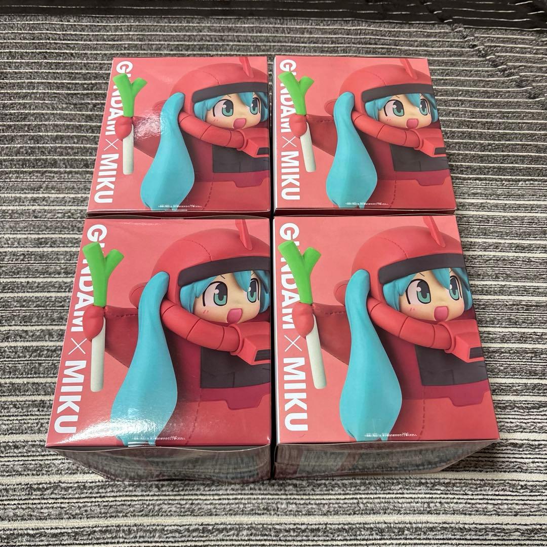 ガンダム45周年×初音ミク フィギュア シャアザクぐるみ 4個