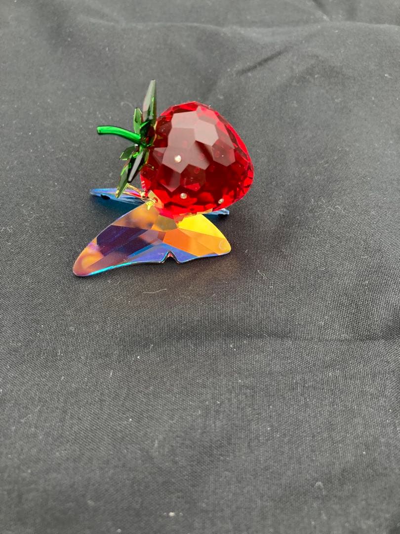 SWAROVSKI スワロフスキー ストロベリー　バタフライ