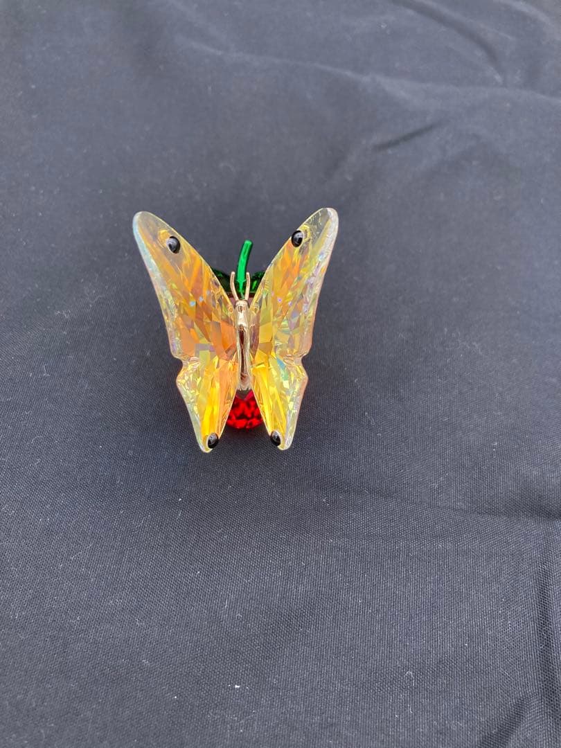 SWAROVSKI スワロフスキー ストロベリー　バタフライ