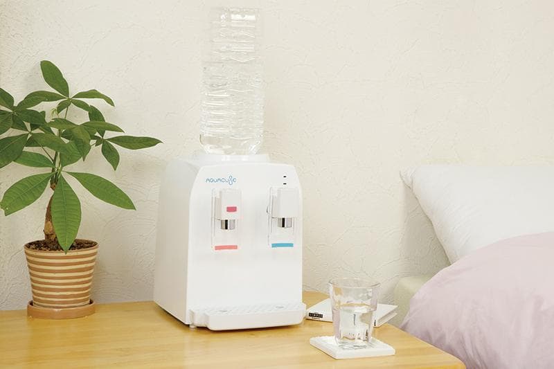 コンパクトウォーターサーバー　お湯と冷水がすぐに出る家庭用卓上サーバー