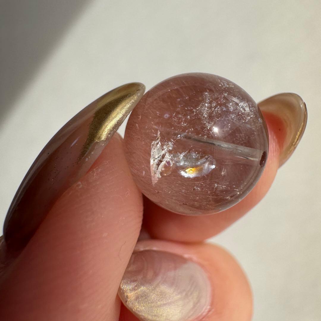 セール　一点もの　天然石　粒　ピンク　サゲニティッククォーツ　ラビットヘア