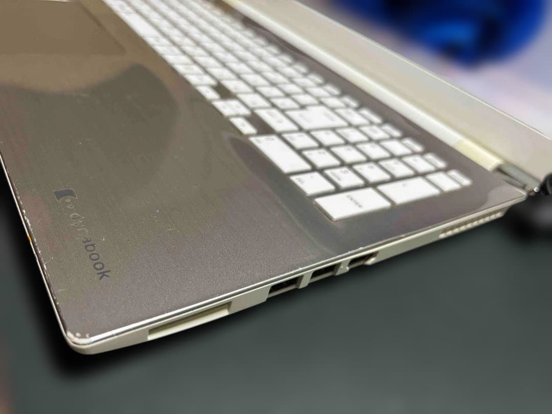 dynabook 第7世代 Corei7 SSD128 8GB Office