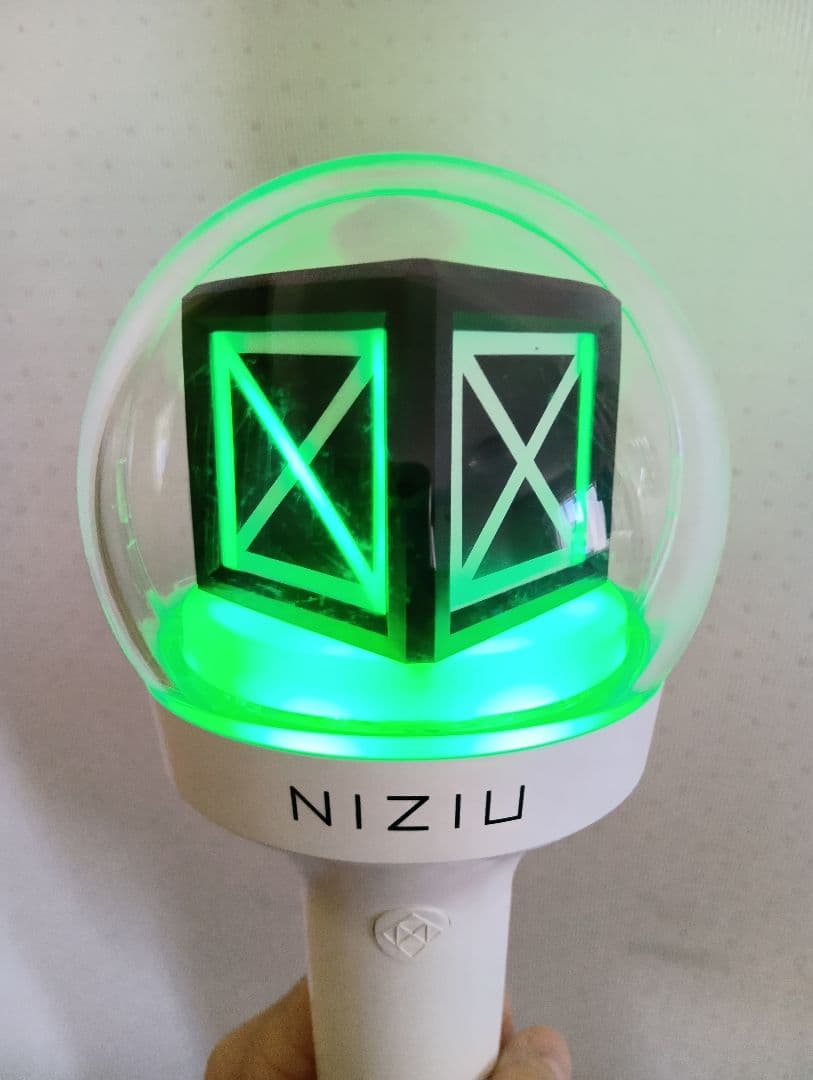 NIZIU ペンライト 透明ドーム型