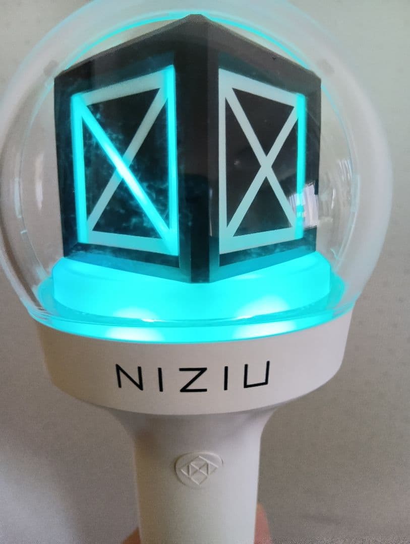 NIZIU ペンライト 透明ドーム型