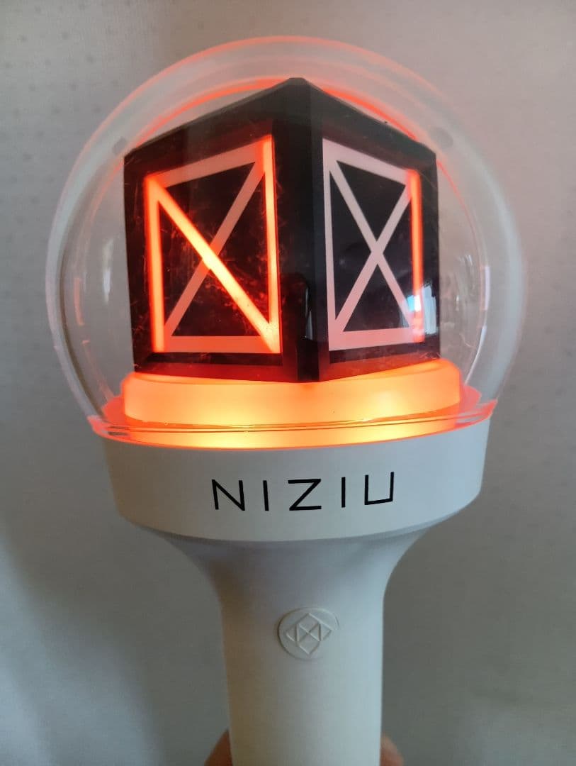 NIZIU ペンライト 透明ドーム型