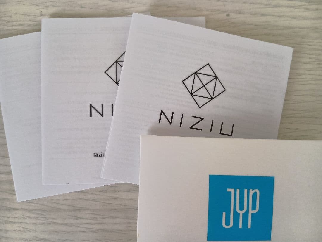 NIZIU ペンライト 透明ドーム型