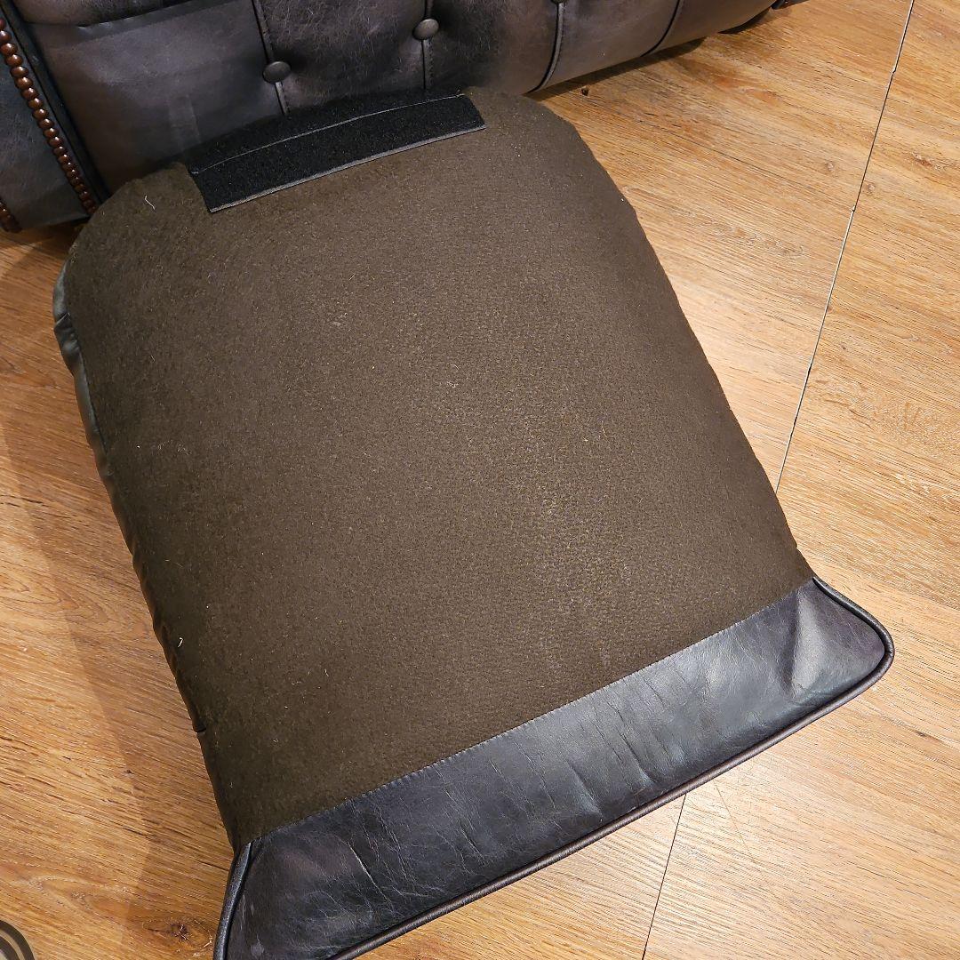 チェスターフィールド　本革ソファ　レザーソファ　A