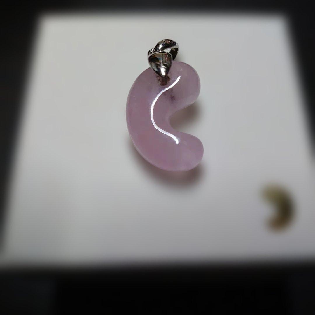 天然石　モルガナイト 約20mm出雲型勾玉　トップ