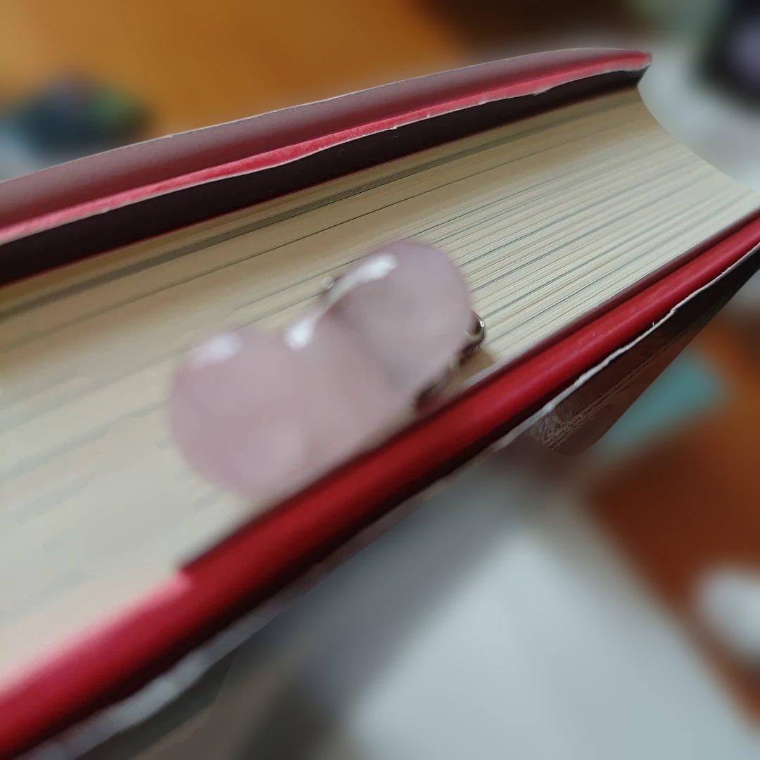 天然石　モルガナイト 約20mm出雲型勾玉　トップ