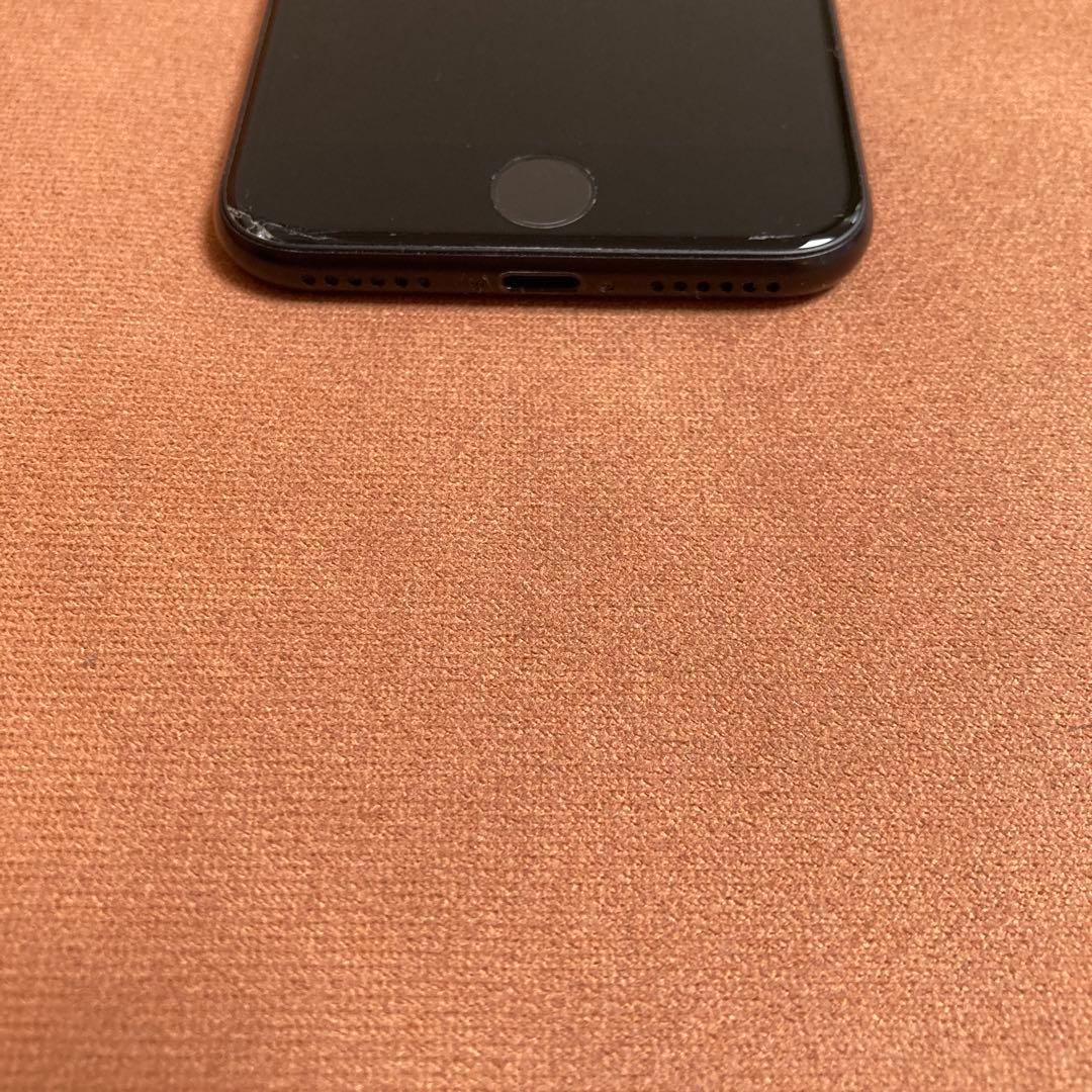 575【早い者勝ち】iPhoneSE2 第2世代 64GB SIMフリー☆