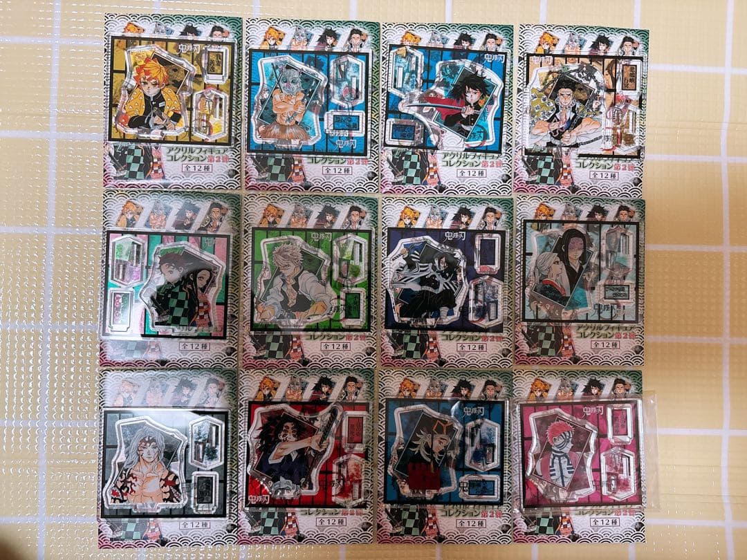 鬼滅の刃 アクリルフィギュアコレクション ホログラム缶バッジ 33点セット