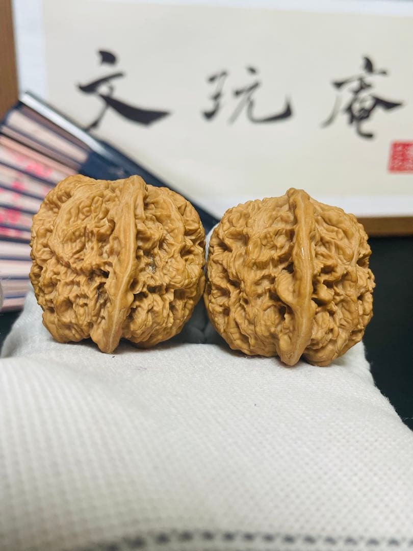 ❤️新入荷❤️No.689遊ぶクルミ　文玩核桃 精配華北将军膀