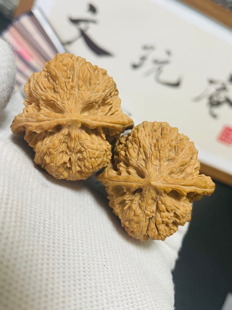 ❤️新入荷❤️No.689遊ぶクルミ　文玩核桃 精配華北将军膀