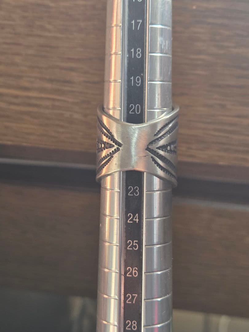 オールド　インディアンジュエリースタイル　バンプアウト　リング　ナバホ風