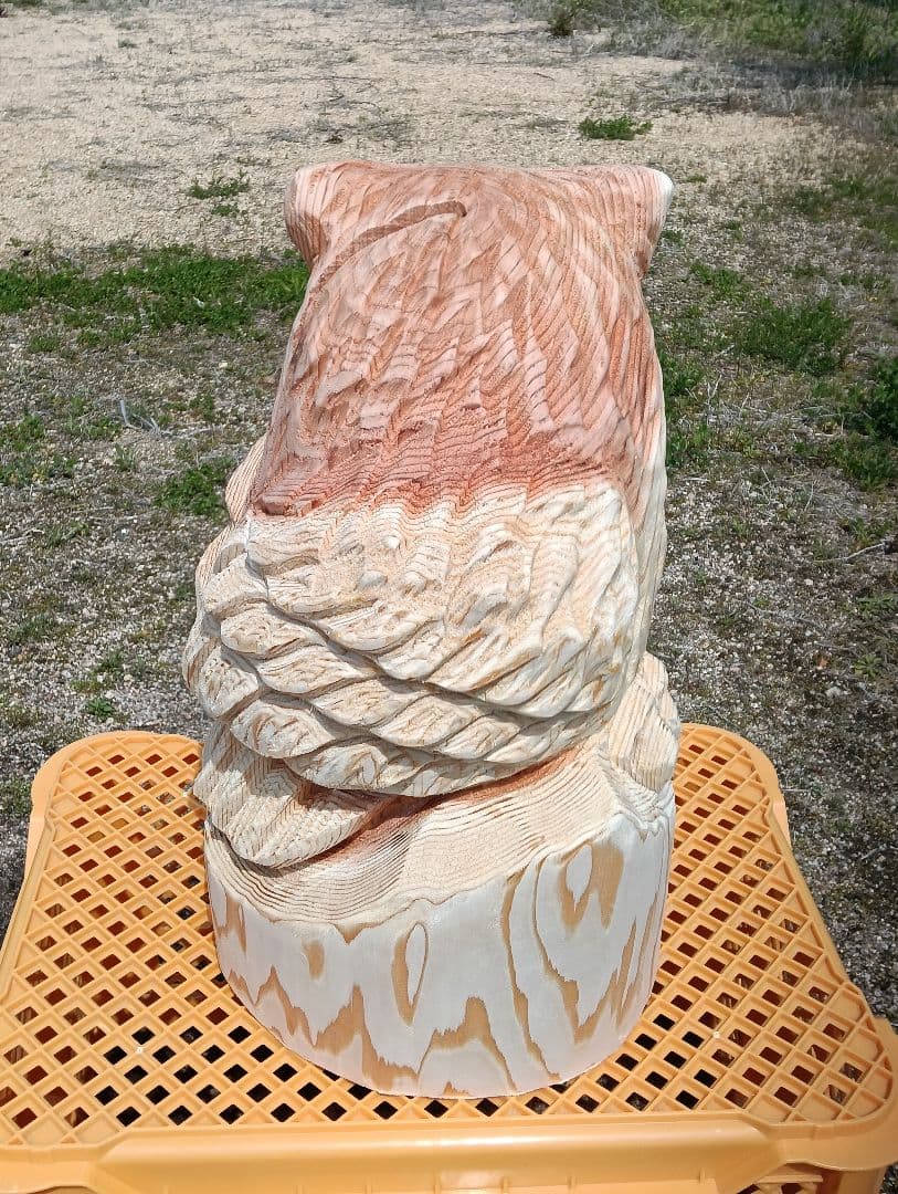 丸太　スギ　フクロウ　Chainsaw Carving