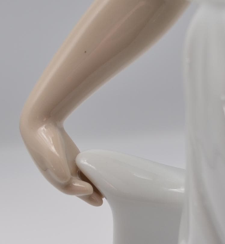 恥ずかしがり／なんてかわいい　NAO（リヤドロ）　２体セット　ご成約済み