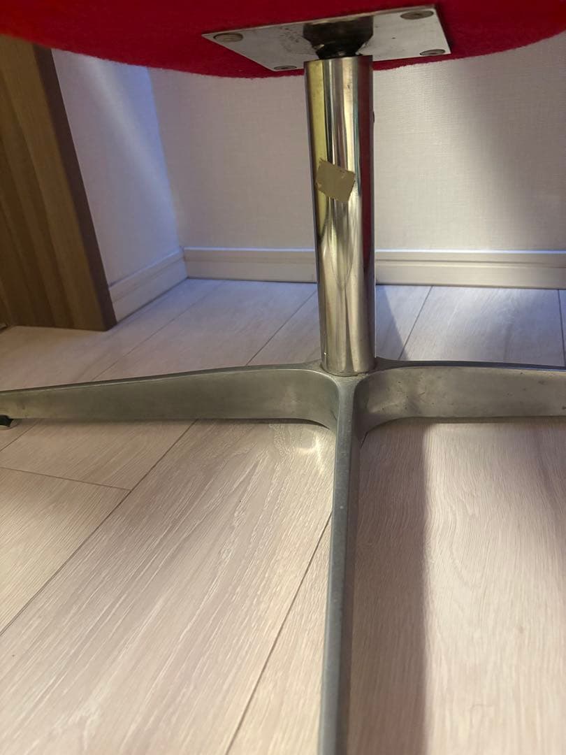 【直接引取限定】デザイナーアルネ・ヤコブセンの スワンチェア　リプロダクト