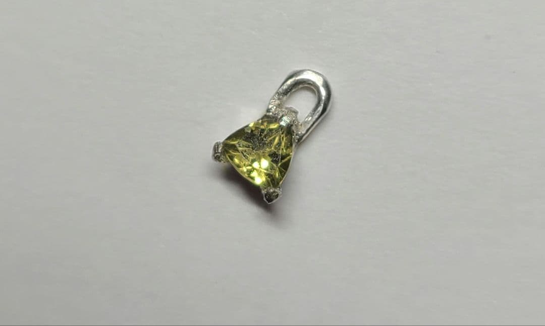 りり★レインボームーンストーン&トルマリン★チャーム