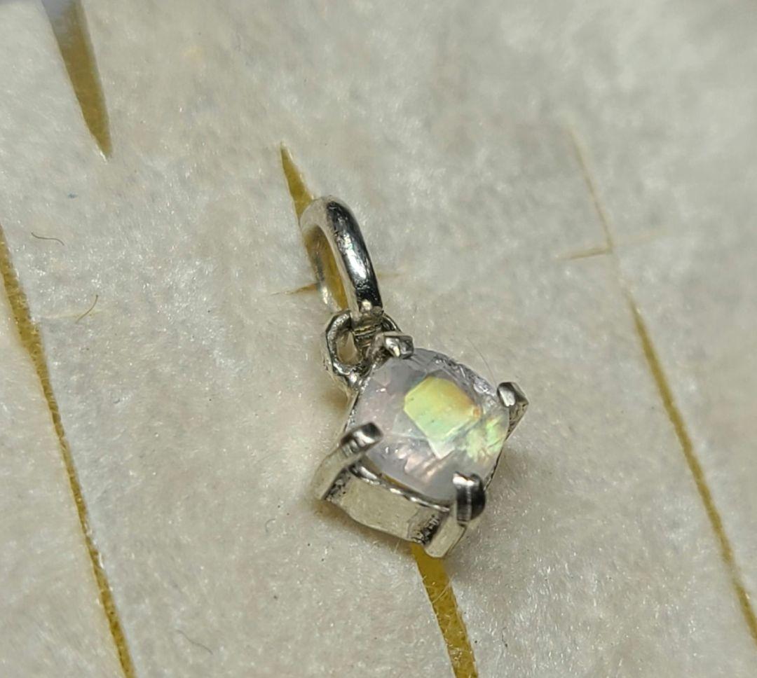 りり★レインボームーンストーン&トルマリン★チャーム